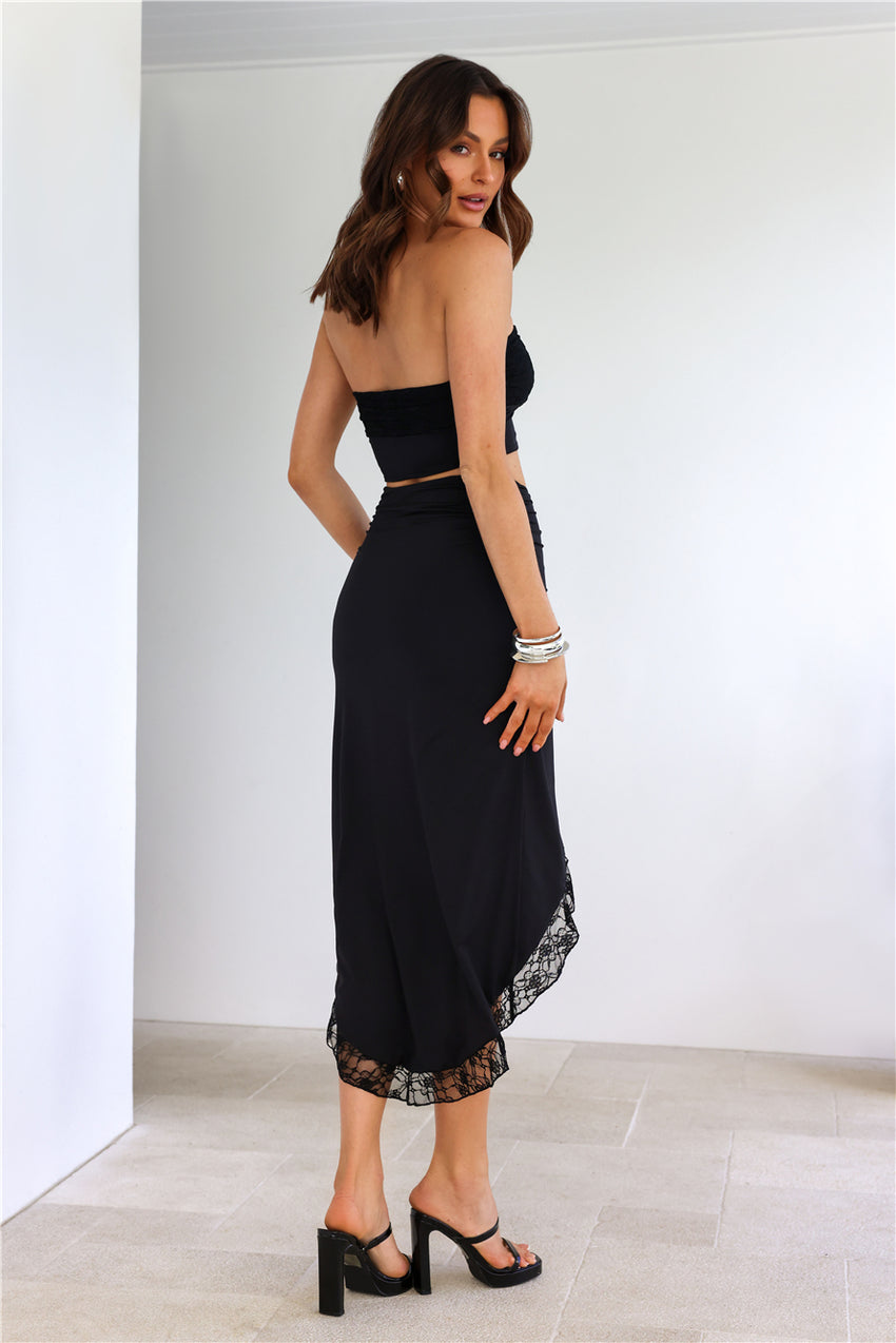 Wander In The Dark Strapless Crop Top black